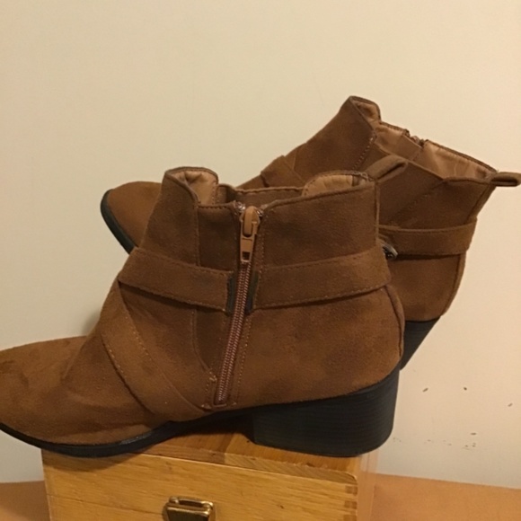 GINA, ANKLE BOOTS SIZE 10 , NEW WITHOUT TAG, - Picture 2 of 2